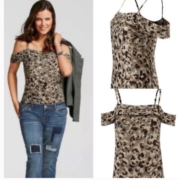 Cabi blouse tiered off shoulder shirt leopard camo women’s size small - Picture 8 of 8
